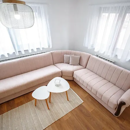 Elyca Apartman *